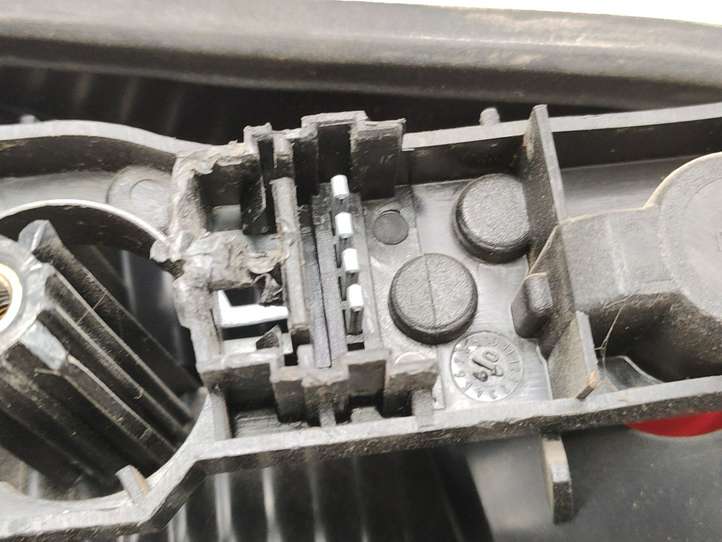 Renault Laguna (2001 - 2005)  8200002476 Задний фонарь в крышке багажника
