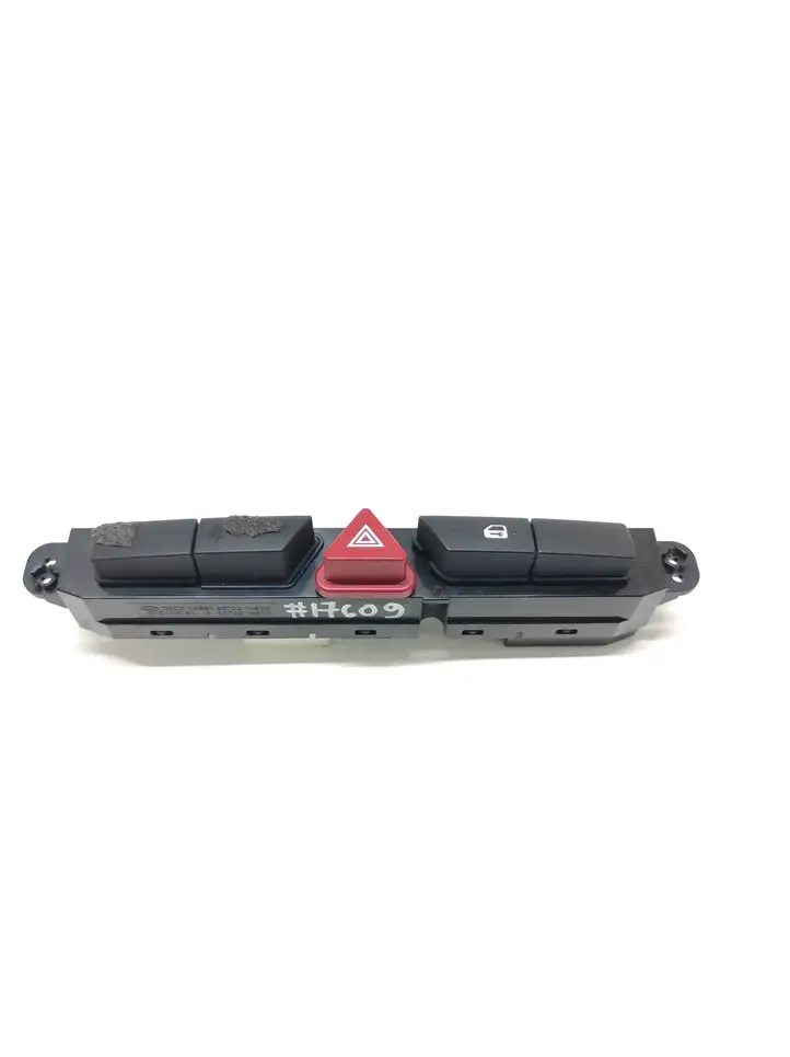 Kia Ceed (2006 - 2010) 937001H900 Включатель аварийных фонарей — фото 1