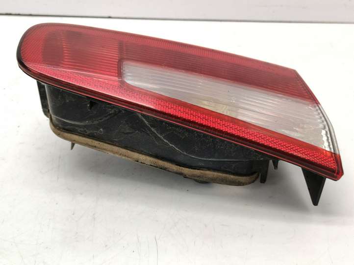 Renault Laguna (2001 - 2005)  8200002475 Задний фонарь в крышке багажника