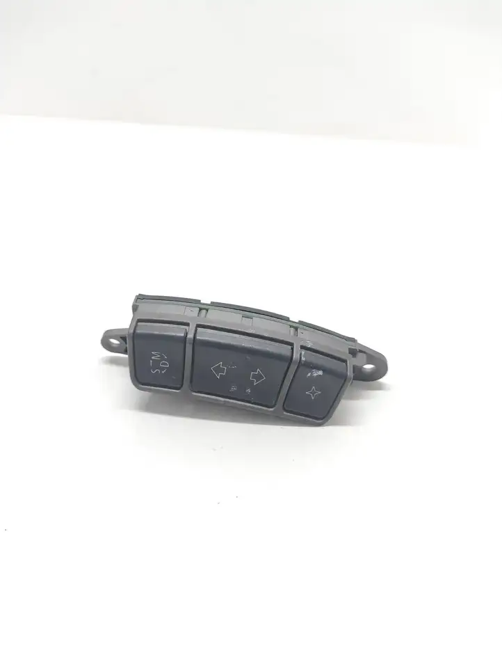 BMW 7 E65 E66 (2001 - 2008) 555288500 Кнопки на рулевом колесе — фото 1