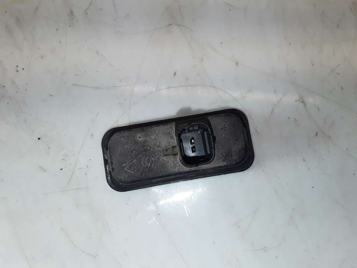Renault Megane II (2006 - 2008)  8200078258 Ручка задней крышки