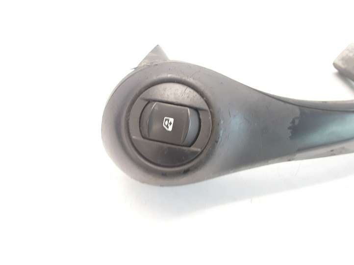 Renault Megane II (2006 - 2008)   Обшивка передней двери