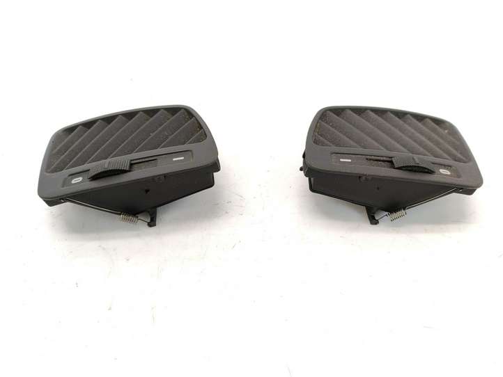 Audi A6 (2001 - 2004)  4B0819793 Воздушная решётка окна