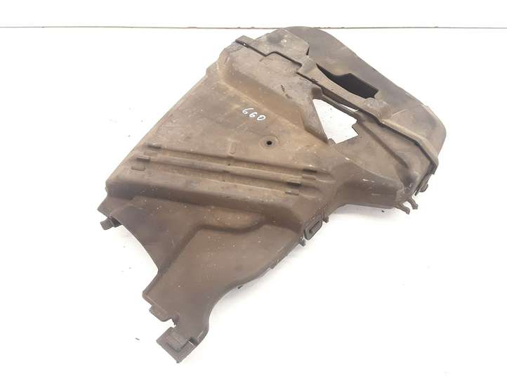 Renault Megane II (2006 - 2008)  8200102678 Защита основного ремня