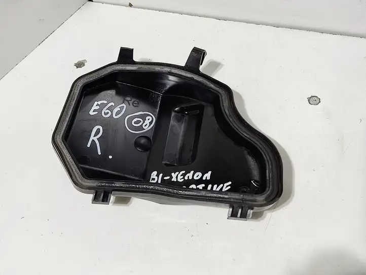 BMW 5 E60 E61 (2004 - 2010) 15933200 Крышка фары — фото 2