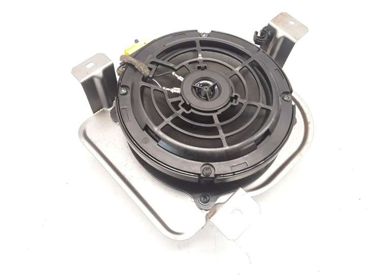 Alfa Romeo 147 (2000 - 2004)  46745350 Громкоговоритель (громкоговорители) в задних дверях