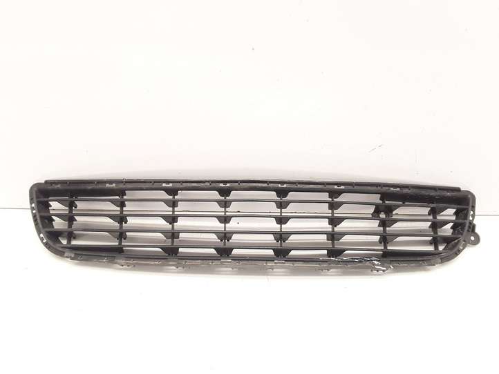 Opel Zafira (2003 - 2006)  13124978 Нижняя решётка (из трех частей)