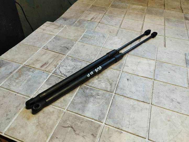 Volkswagen Touareg I (2002 - 2010)  7L6823359B  Амортизатор капота