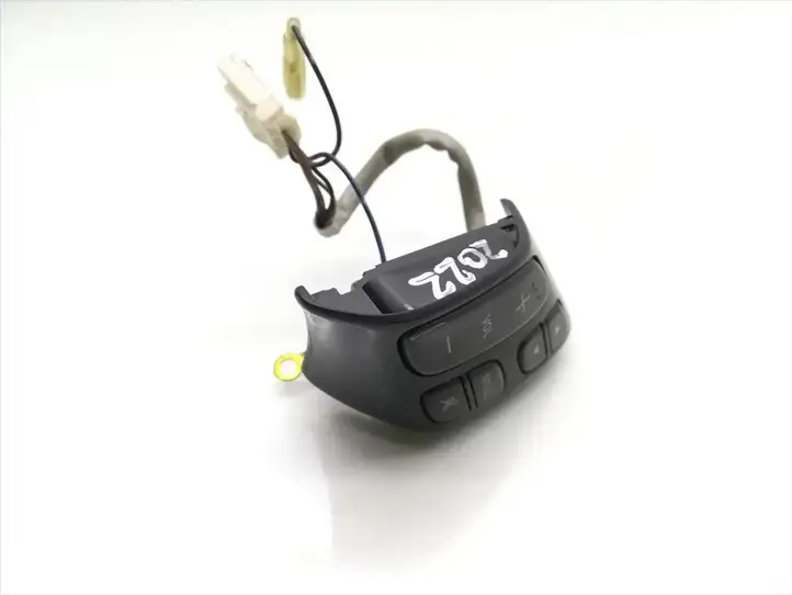 Mazda 5 (2005 - 2010) 15B053-0010 Кнопки на рулевом колесе — фото 1