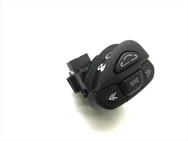 Nissan X-Trail T30 (2001 - 2007) 54355381PI Кнопки на рулевом колесе — фото 1