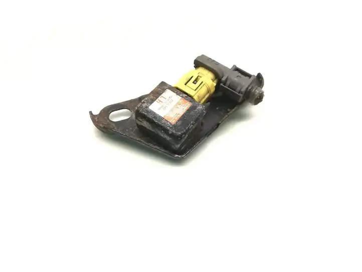 Toyota Prius (XW20) (2003 - 2009) 89174-47040 Датчик удара SRS — фото 2