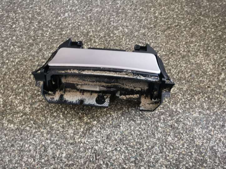 Mercedes-Benz SLK R172 (2011 - 2017)  A1726800252 Пепельница