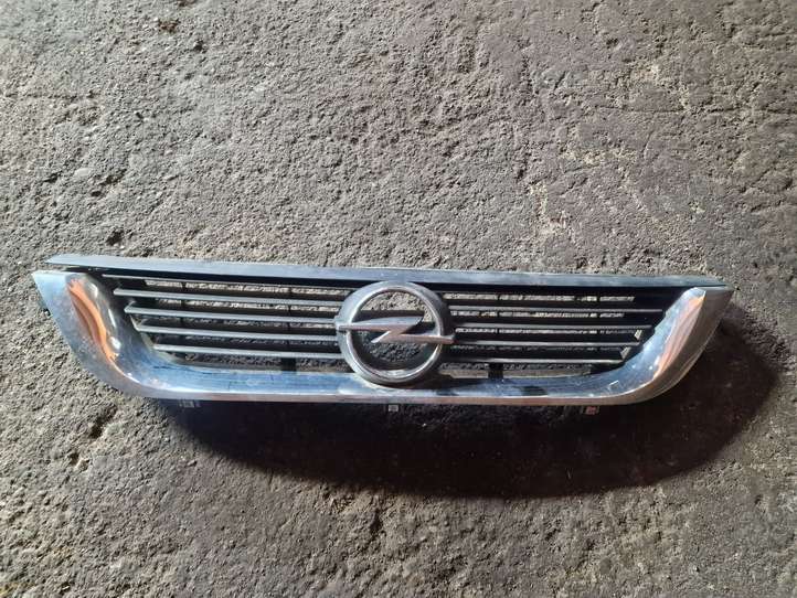 Opel Vectra (1999 - 2002)   Верхняя решётка
