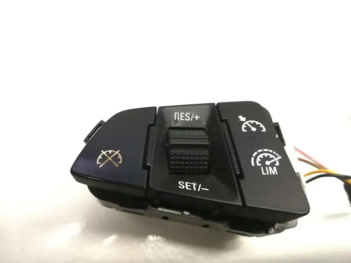 Opel Astra J (2012 - 2015) 13268692 Кнопки на рулевом колесе — фото 3