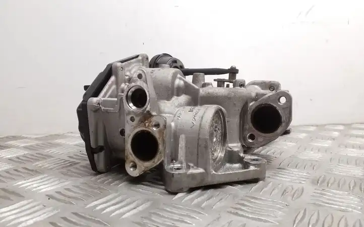 Audi A4 S4 B8 8K (2011 - 2015) 03L131512DN Охладитель клапана EGR — фото 3