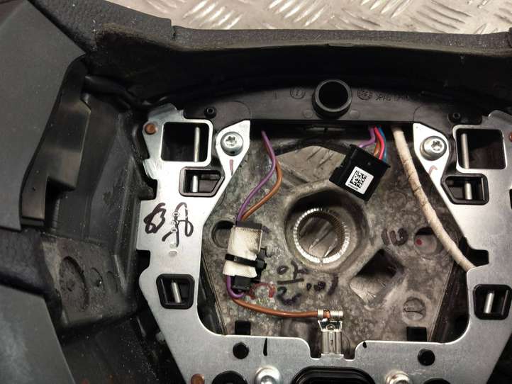 BMW 5 F10 F11 (2009 - 2016)  9229480 Руль