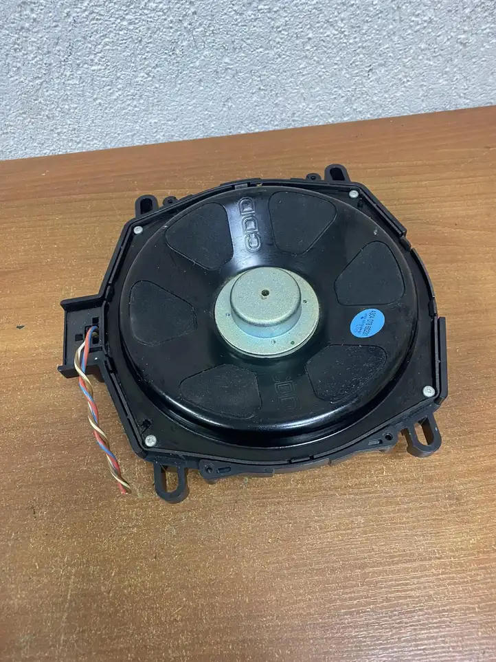 BMW X5 E70 (2006 - 2013) 430407860231 Сабвуфер — фото 1