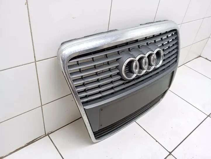 Audi A6 S6 C6 4F (2004 - 2008) 4F0853651 Верхняя решетка радиатора — фото 2