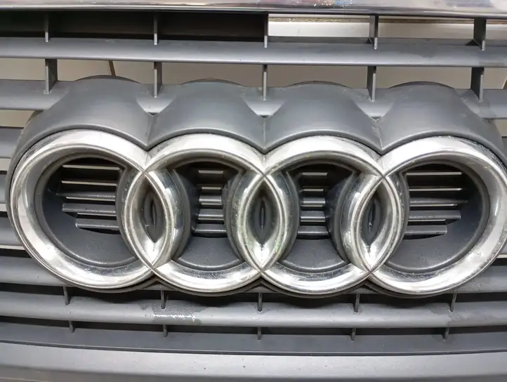 Audi A6 S6 C6 4F (2004 - 2008) 4F0853651 Верхняя решетка радиатора — фото 6