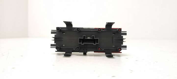 Renault Megane II (2002 - 2005)  8200109723 Включатель аварийных фонарей