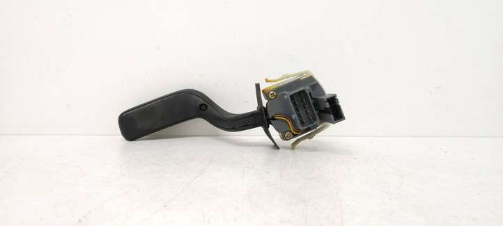 Saab 9-3 Ver1 (1998 - 2005)  4616140 Ручка стеклоочистителей