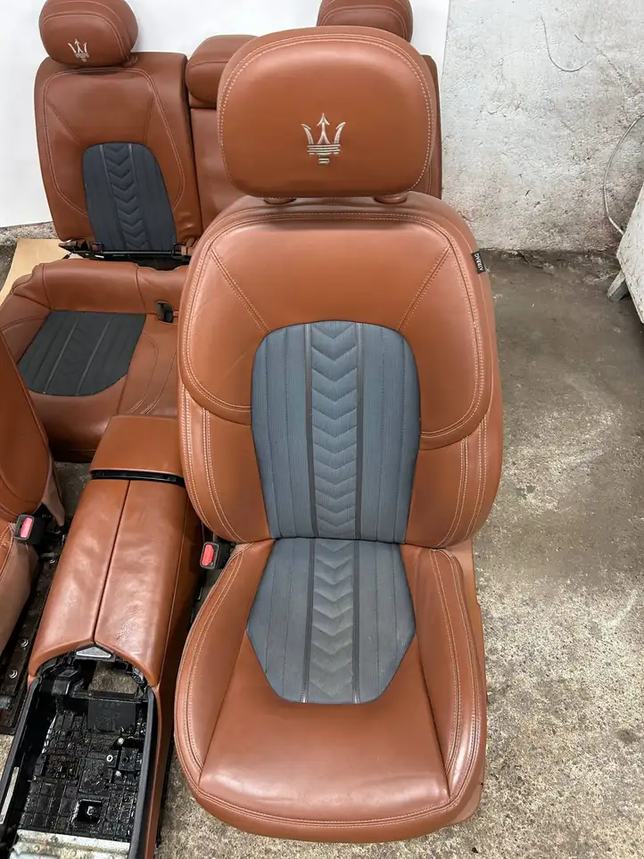 Maserati Levante (2017 - ) Комплект салона — фото 12
