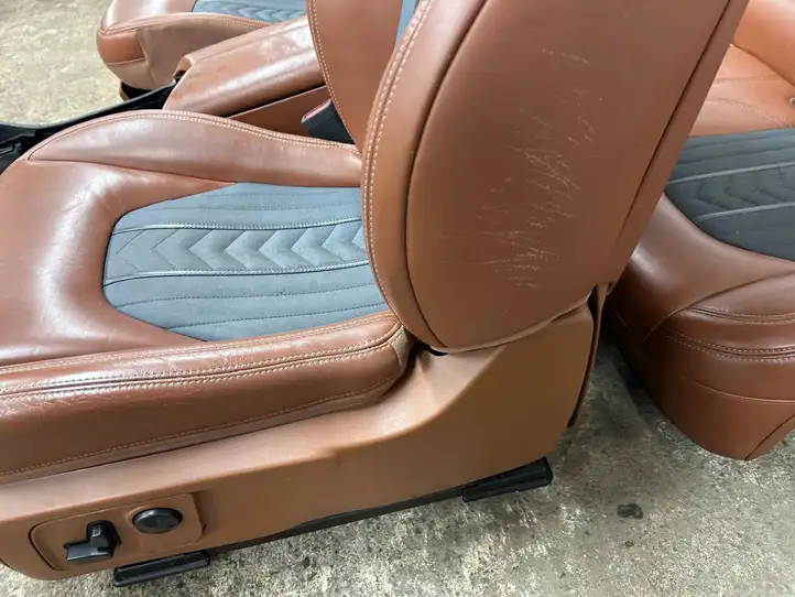 Maserati Levante (2017 - ) Комплект салона — фото 47