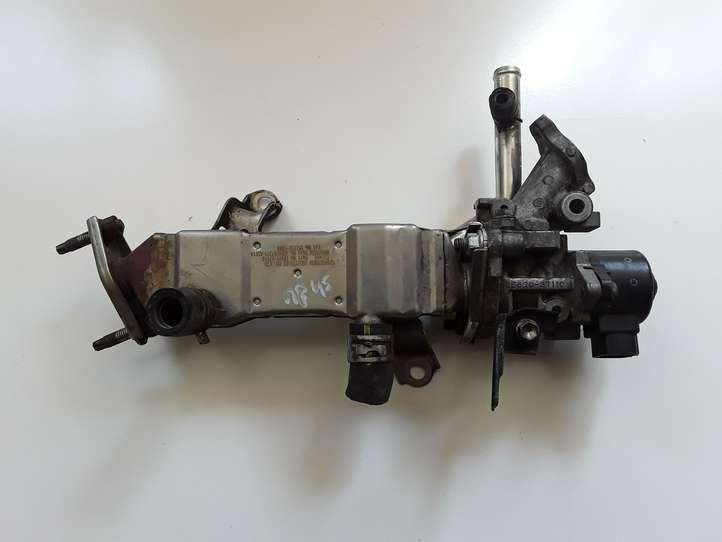 Toyota Prius (XW30) (2009 - 2015)  2562037110 Клапан EGR