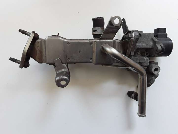 Toyota Prius (XW30) (2009 - 2015)  2562037110 Клапан EGR