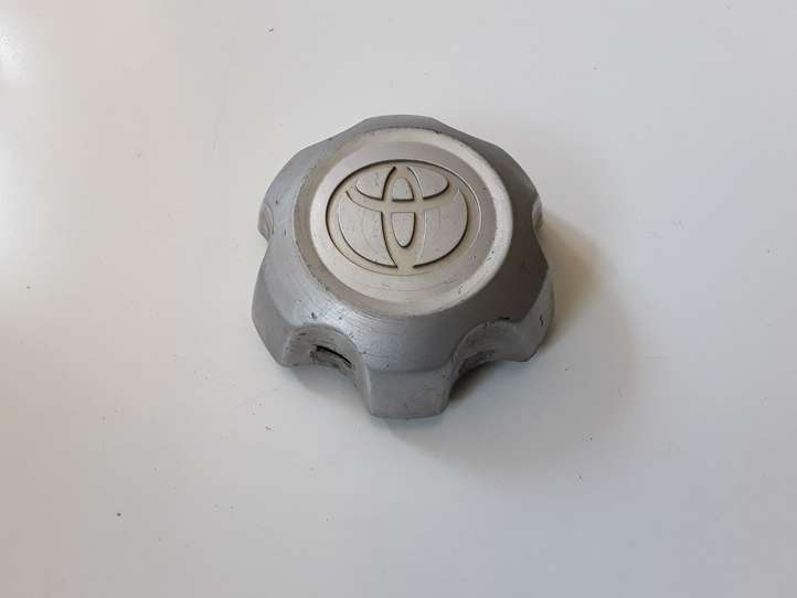 Toyota Hilux (2008 - 2011)  426030K050 Заводская крышка (крышки) от центрального отверстия колеса