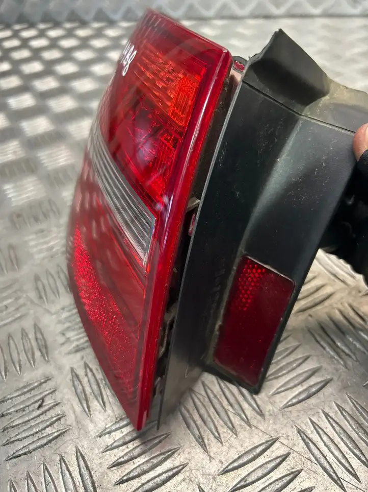 Audi A4 S4 B8 8K (2011 - 2015) 8K9945095D Задний фонарь в кузове — фото 4