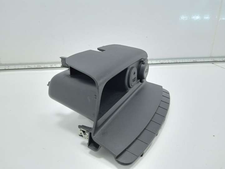 Peugeot 208 (2012 - 2015)  9674655277 Разъем USB