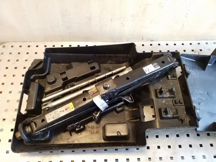 Peugeot Boxer (2015 - ) 1365078080 Комплект инструментов — фото 1