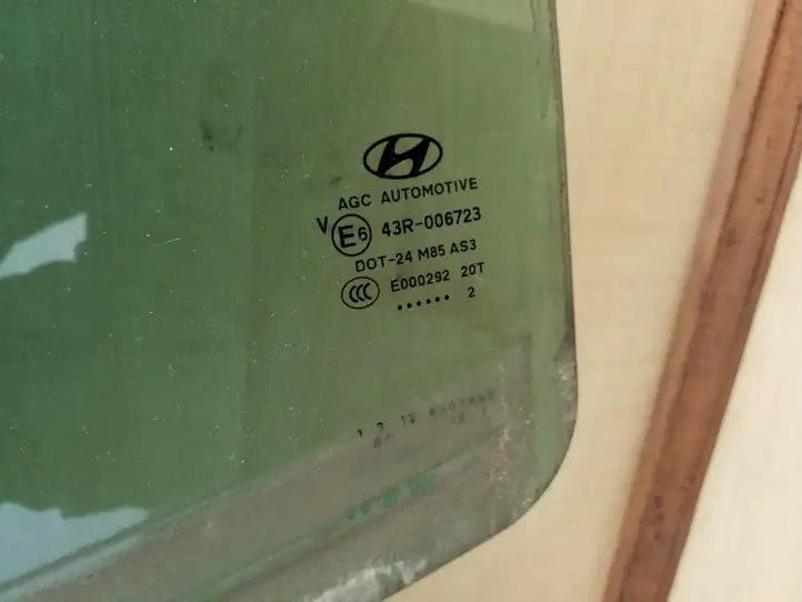 Hyundai ix35 (2009 - 2013) Стекло задней двери — фото 2