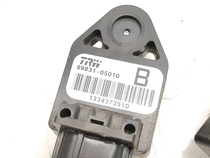 Toyota Avensis T250 (2003 - 2006) 8983105010 Датчик удара SRS — фото 2