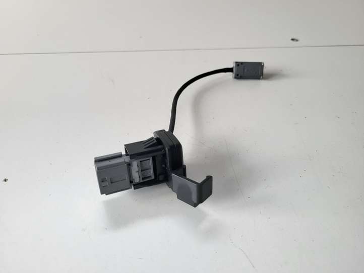 Honda Accord (2008 - 2016)   Разъем USB