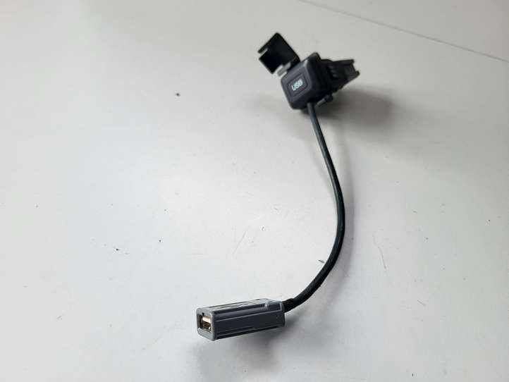 Honda Accord (2008 - 2016)   Разъем USB