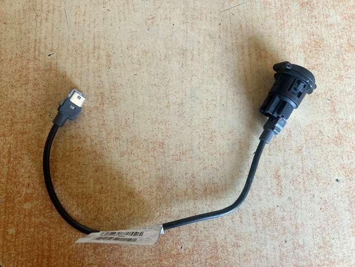 Peugeot Partner (2015 - 2018)  9800331880 Разъем USB