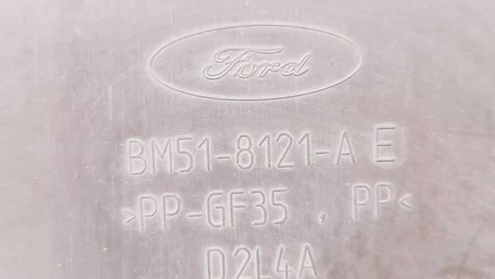 Ford Focus (2011 - 2015)  BM518121AE Устройство (устройства) для отвода воздуха