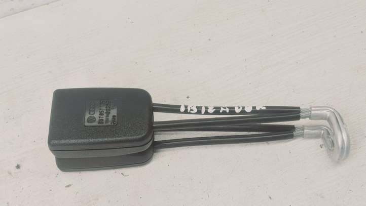 Seat Ibiza II (6k) (1999 - 2002)  867857739 Задний средний замок ремня