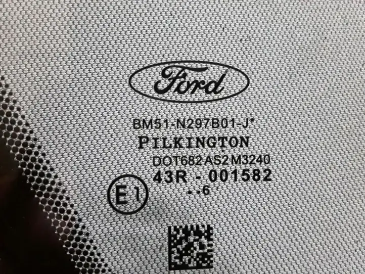 Ford Focus (2015 - 2019) BM51N297B01J Заднее боковое стекло — фото 2