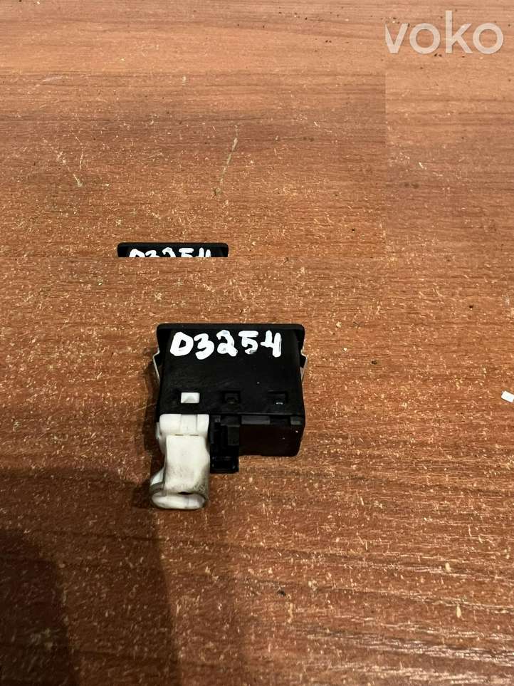 BMW X5 E70 (2006 - 2013)  8410923765301 Разъем AUX