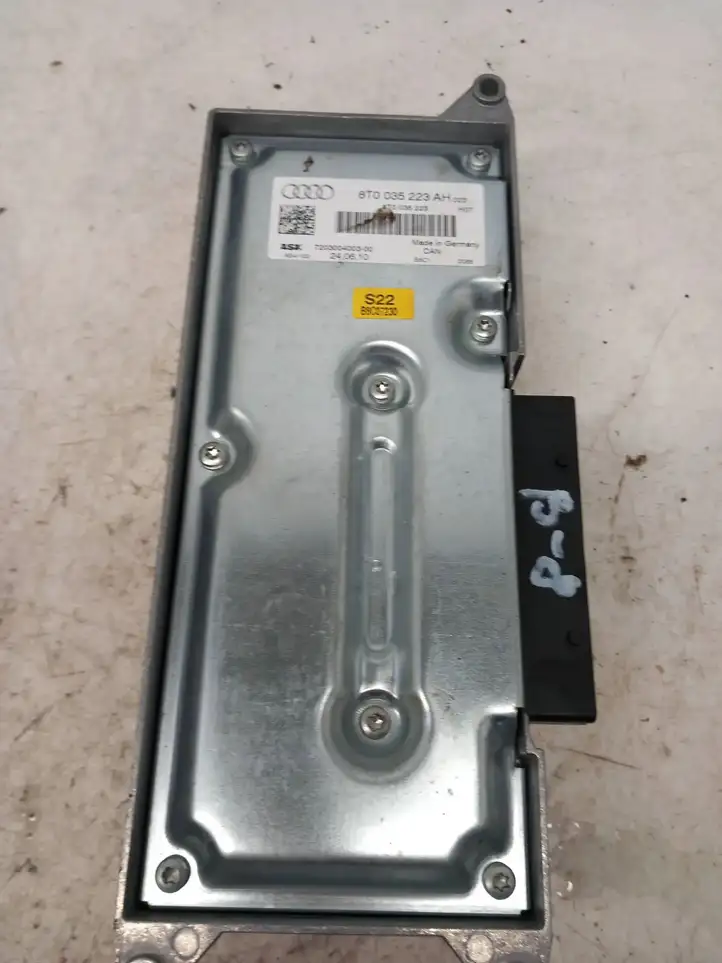 Audi A4 S4 B8 8K (2007 - 2011) 8T0035223AH Усилитель звука — фото 3