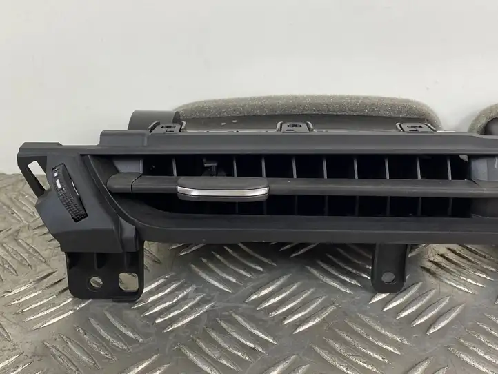 Jeep Grand Cherokee WL (2021 - ) 6PK87TRMAA Центральный воздушный дефлектор — фото 2