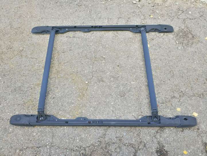 Chrysler Town and Country (2010 - 2016)  05113655AF Звукоизоляция крыши