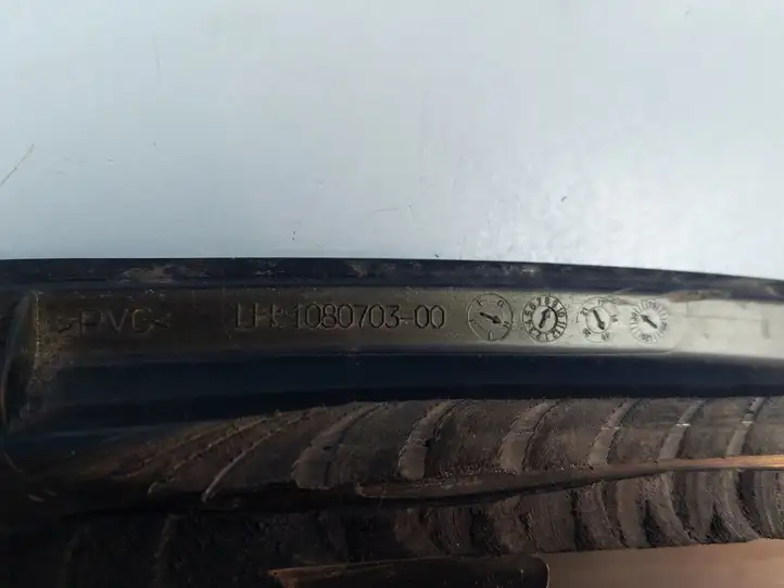 Tesla Model 3 (2017 - 2023) 108070300 Форточка двери — фото 10