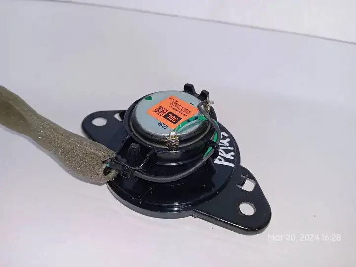Toyota Prius (XW30) (2009 - 2015) 8907014801B Твитер задних дверей — фото 6