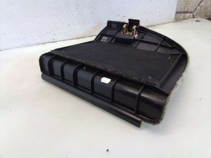 BMW 5 E60 E61 (2004 - 2010)  51477050367 Боковая панель