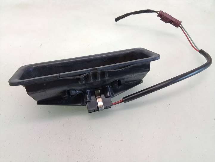 BMW 5 E60 E61 (2004 - 2010)  1850430 Ручка задней крышки