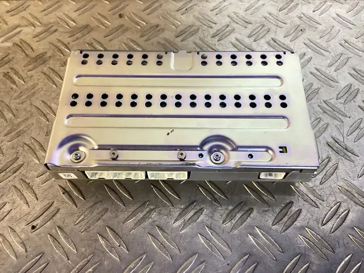 Toyota Land Cruiser (J120) (2002 - 2009) 862800W670 Усилитель звука — фото 2